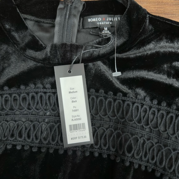 Romeo + Juliet Couture black velvet long sleeve dress - Picture 4 of 4